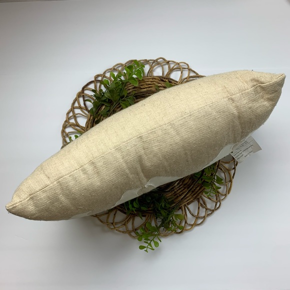 ❌SOLD❌ 5 Birds Farmhouse Lumbar Throw Pillow - Picture 5 of 8